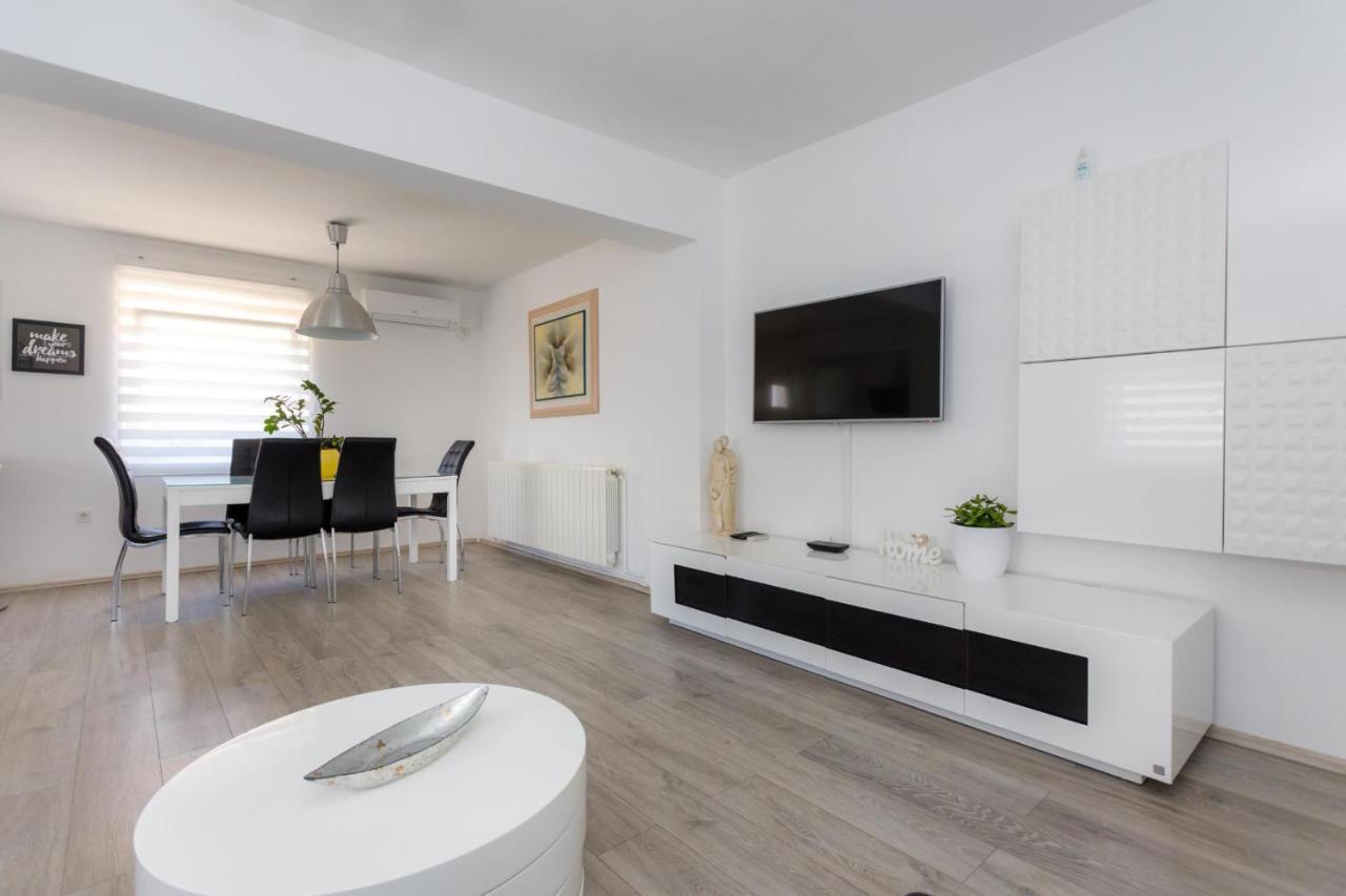 Apartman Laura Krk Town Extérieur photo
