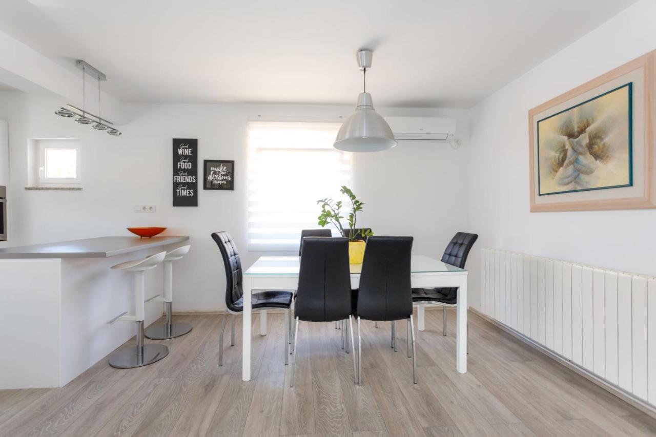 Apartman Laura Krk Town Extérieur photo