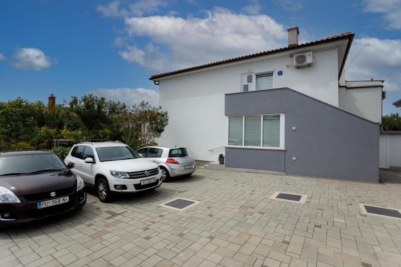 Apartman Laura Krk Town Extérieur photo