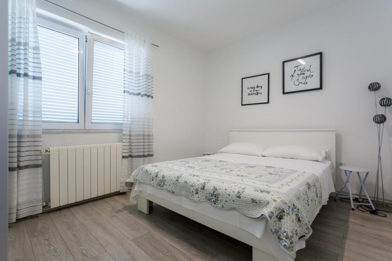 Apartman Laura Krk Town Extérieur photo