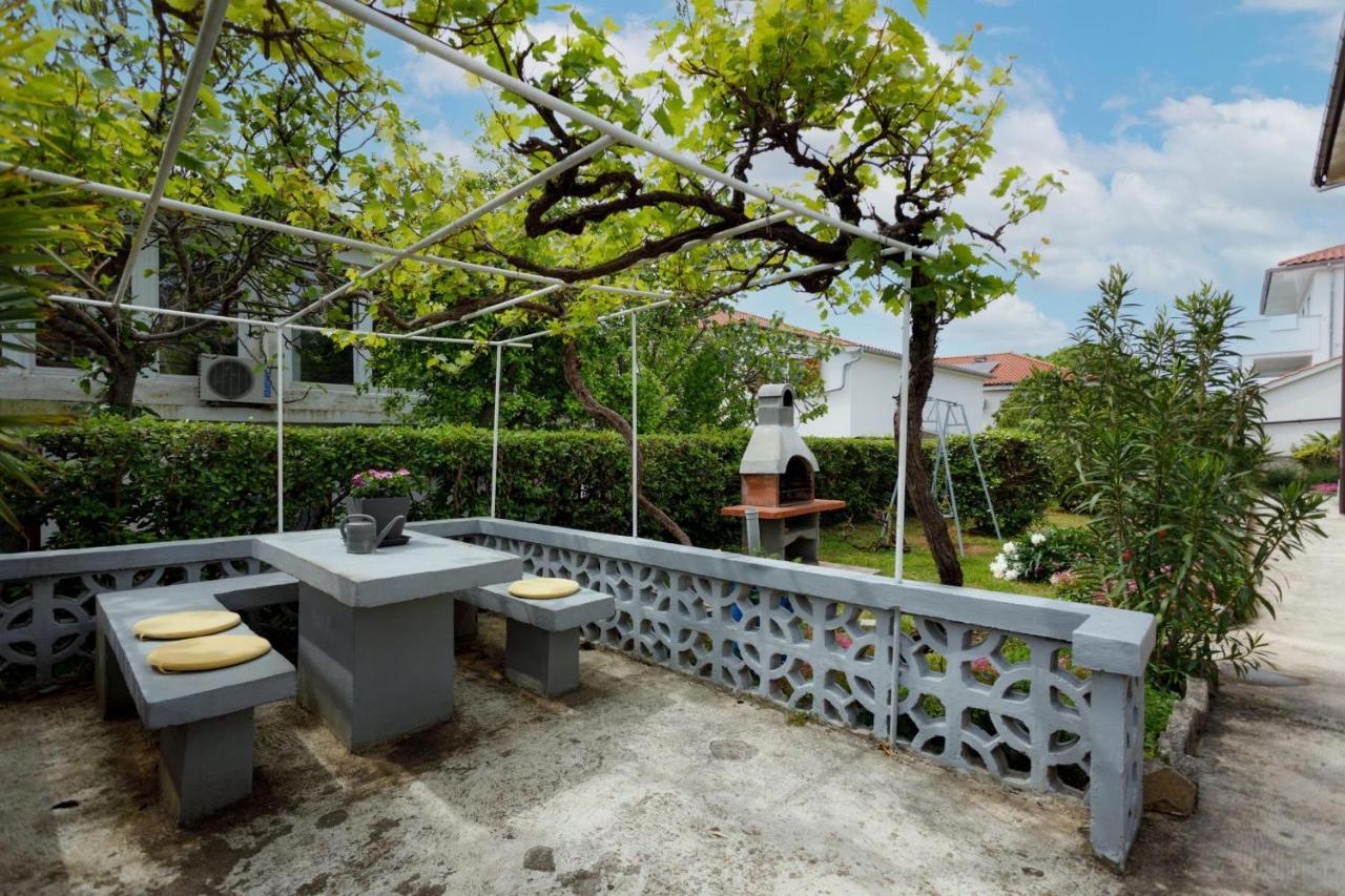 Apartman Laura Krk Town Extérieur photo